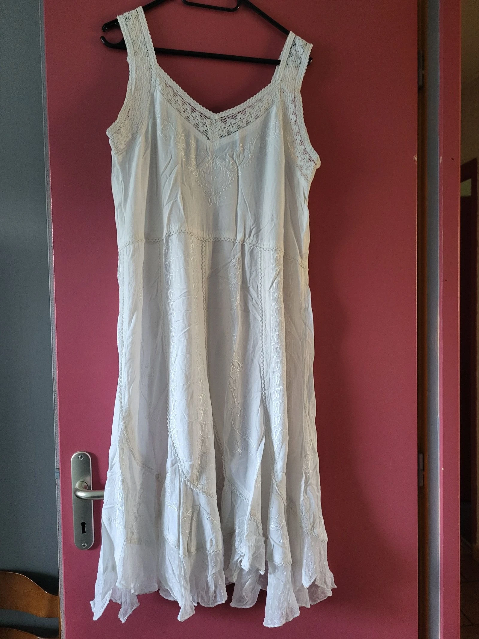 Robe blanche neuve taille M 